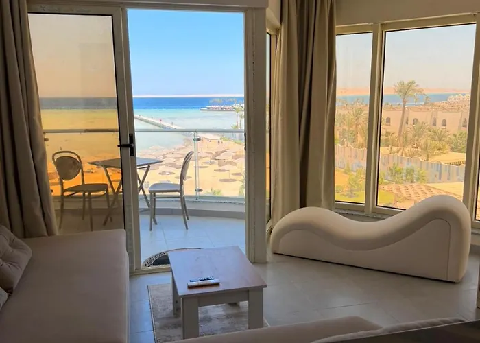 Alessia Luxury Beachfront - Stunning Panoramic Red Sea View, 74 Sqm Hurghada